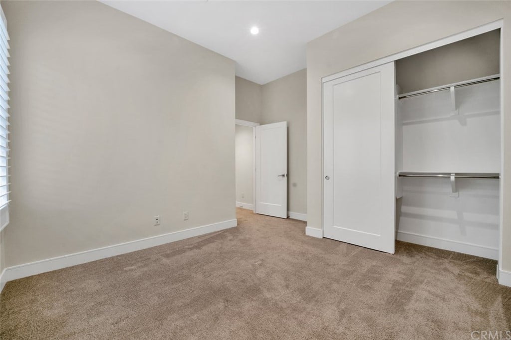 124 N lomita