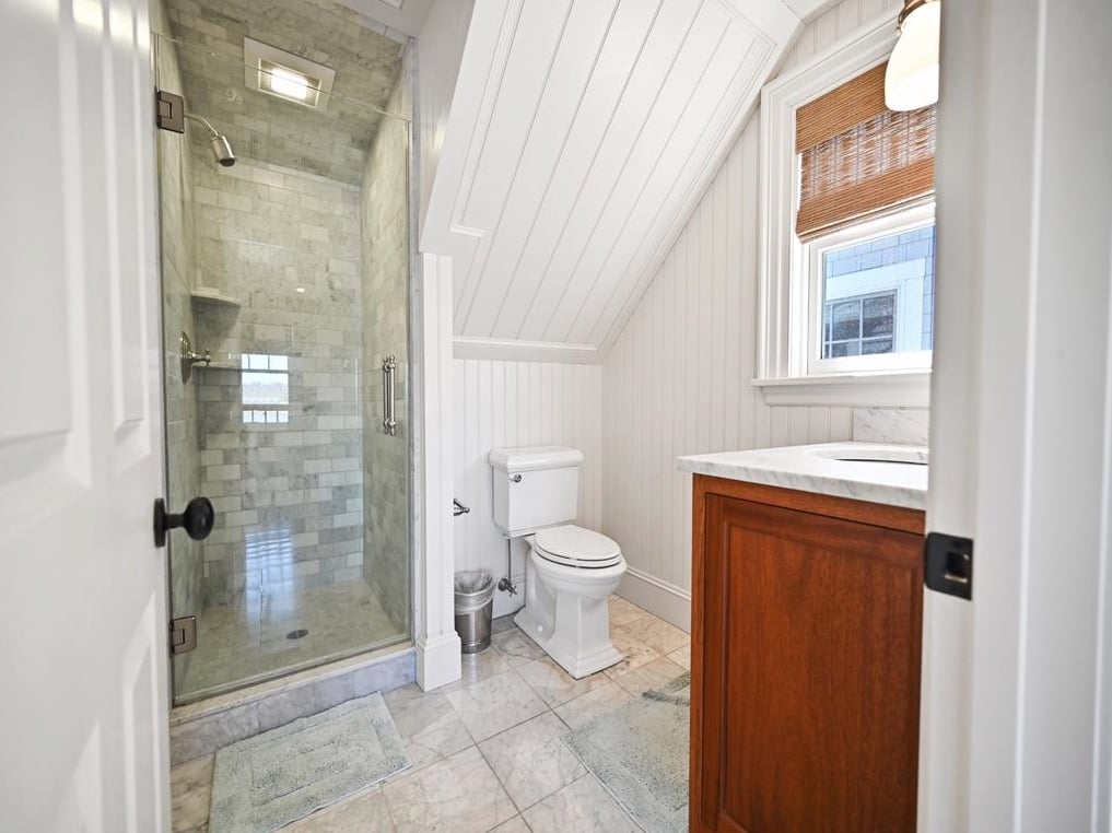 114 Hines Point