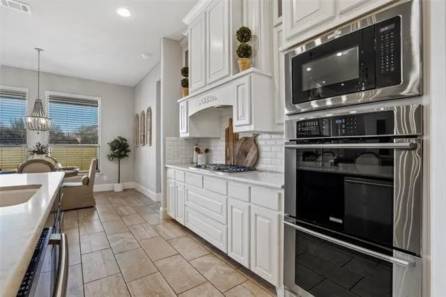 8613 Colina Ter