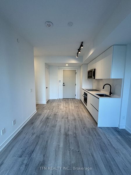 327 King Street W 2008