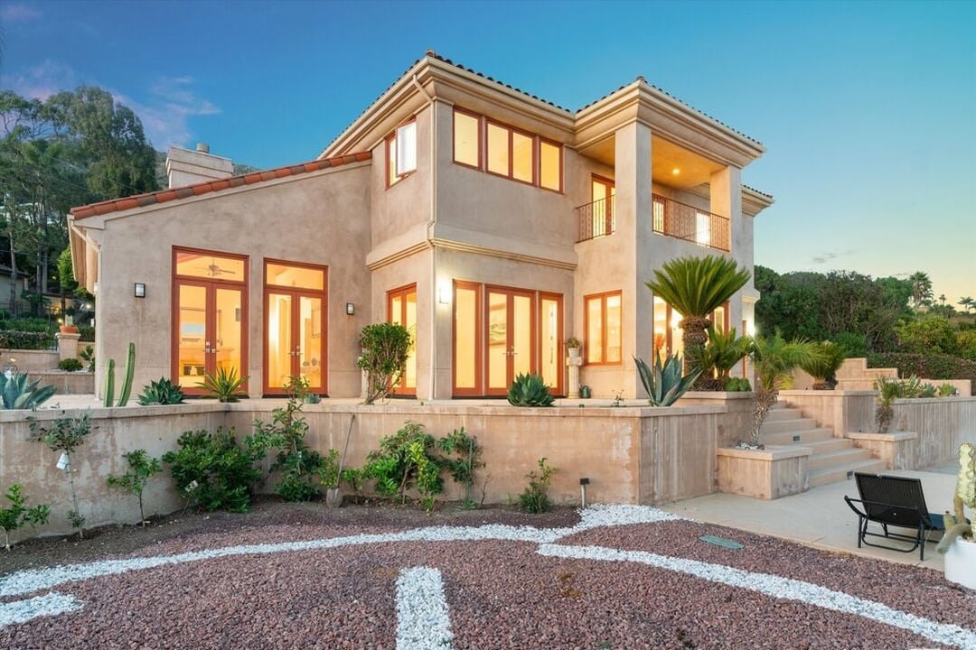 Puesta Del Sol St, 90265