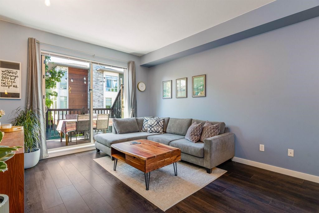 8473 163 St, #11