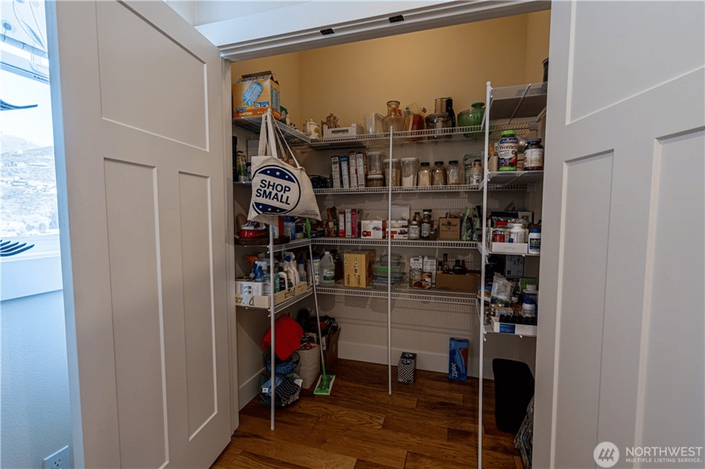 106 Porcupine Ln