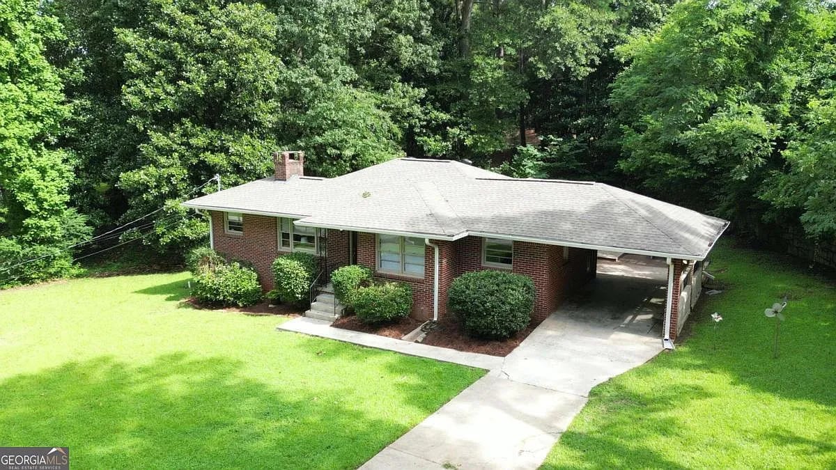 3738 Dial Dr, Stone Mountain, GA 30083