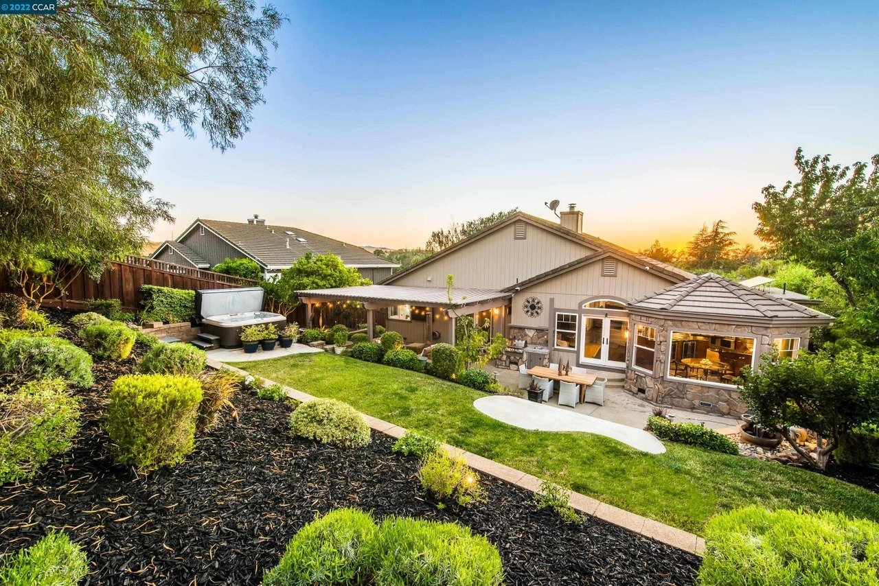 4017 Rhoda Way