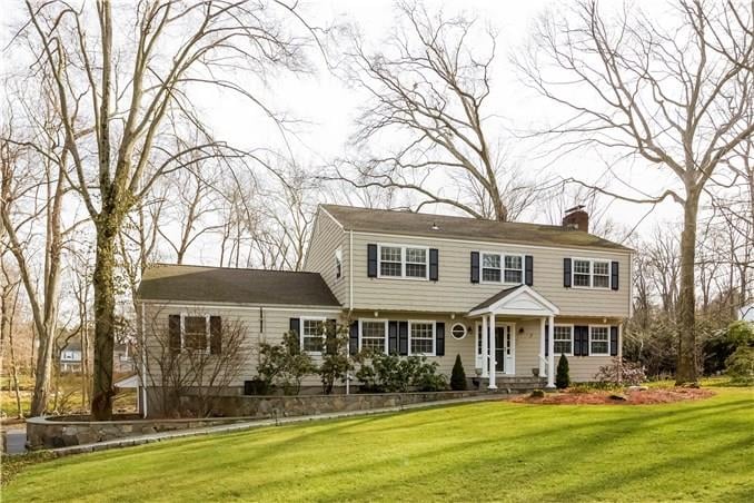 33 Pequot Trail