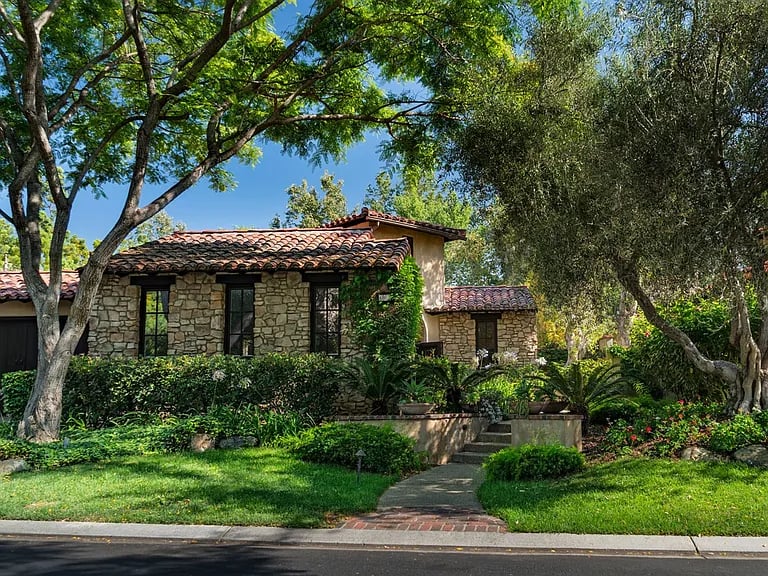 6967 Calle Portone