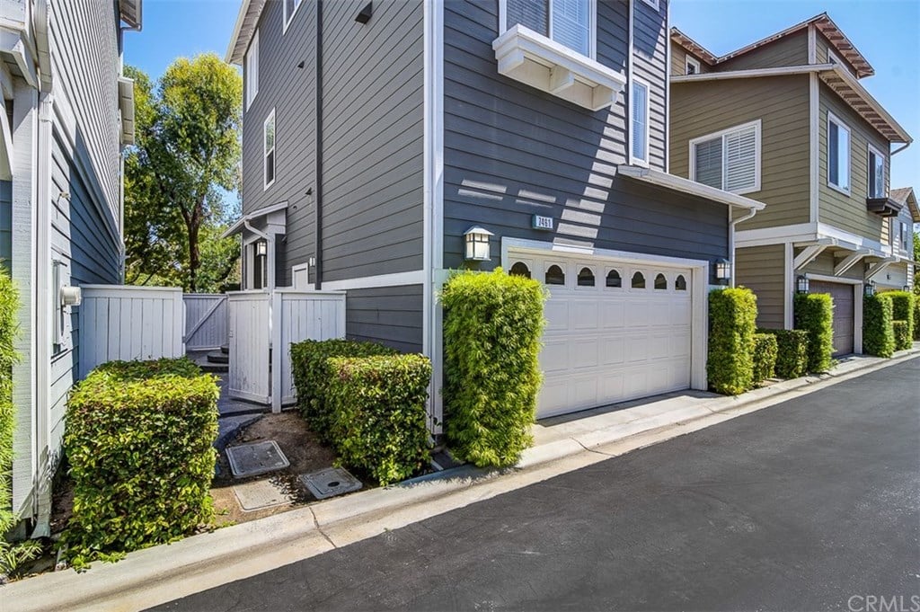 7461 Shelter Cove Cir