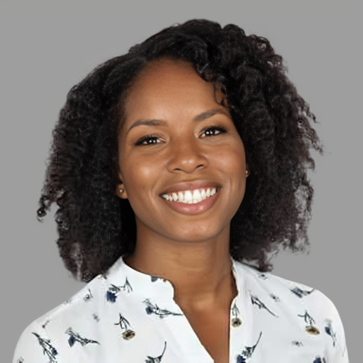 Marien Richardson, New City Real Estate Agent Headshot