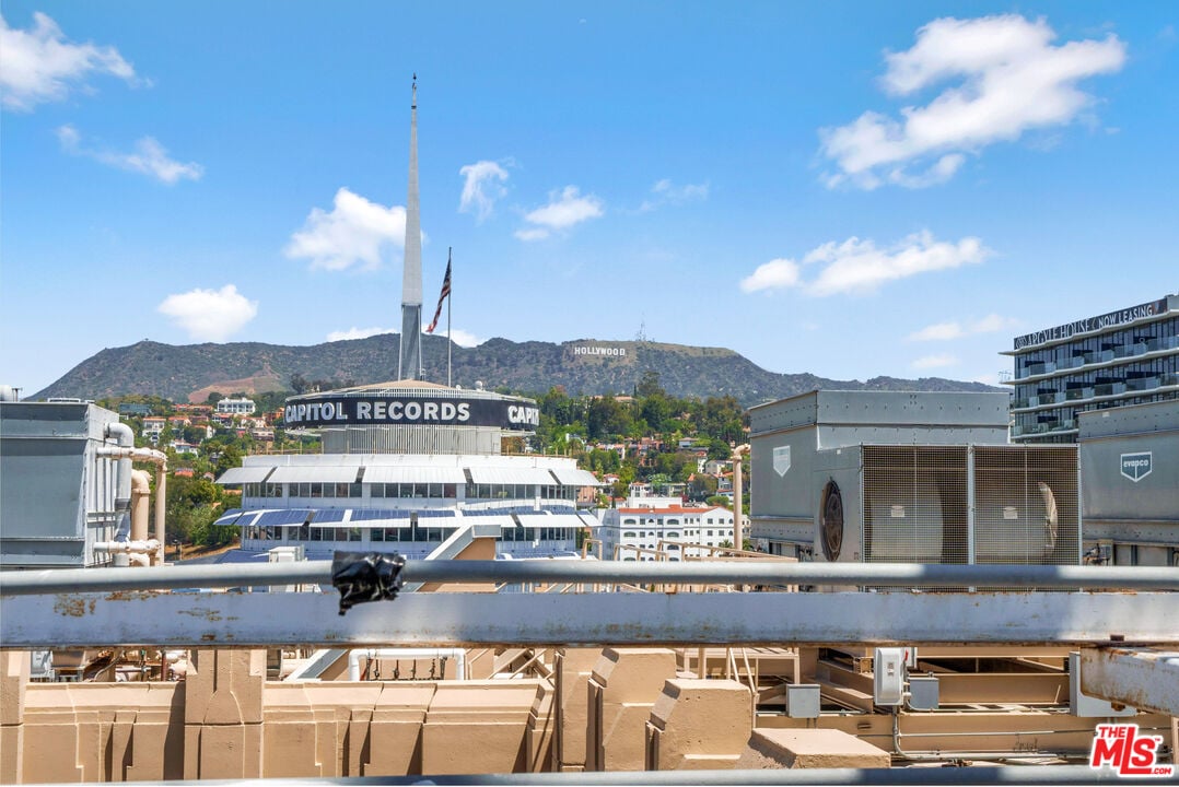 6253 Hollywood Blvd, #302
