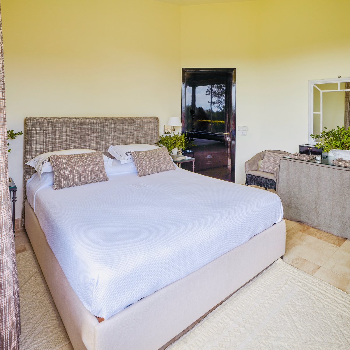 Breathtaking Beachfront Vacation Villa