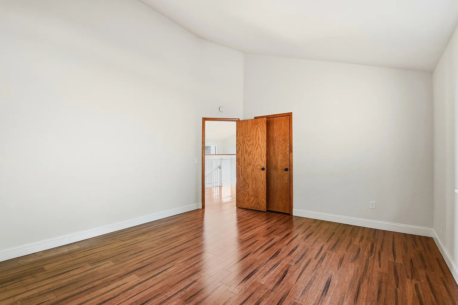 5827 La Cuesta Dr