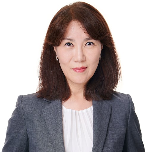 Ellie Hwang