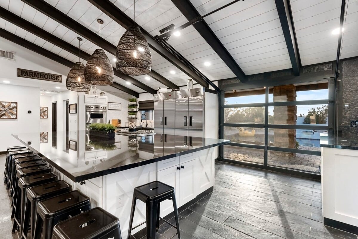 Phoenix Luxury! Pickleball | Free Heated Pool | Hot Tub