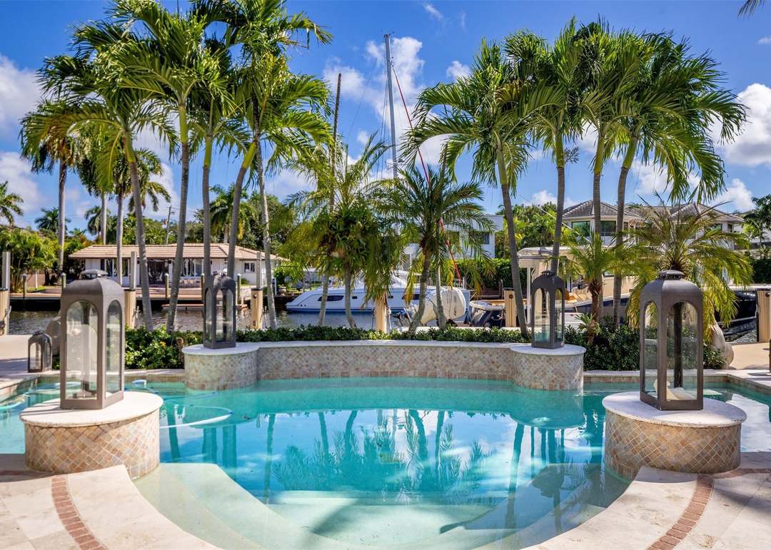 166 Royal Palm Dr