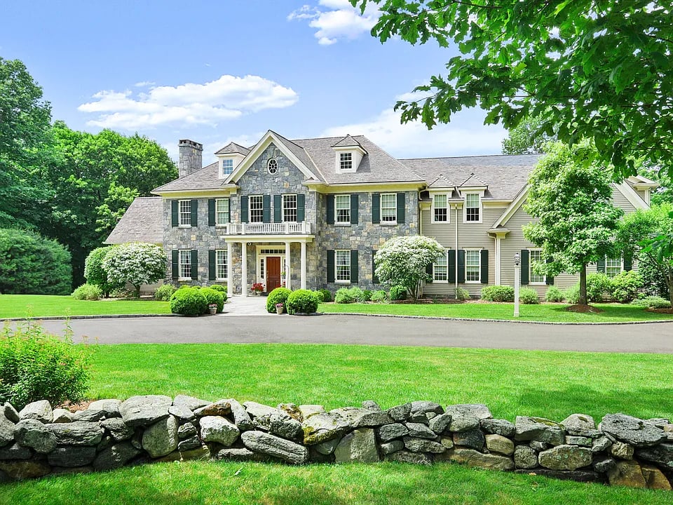 10 Sherwood Farm Ln