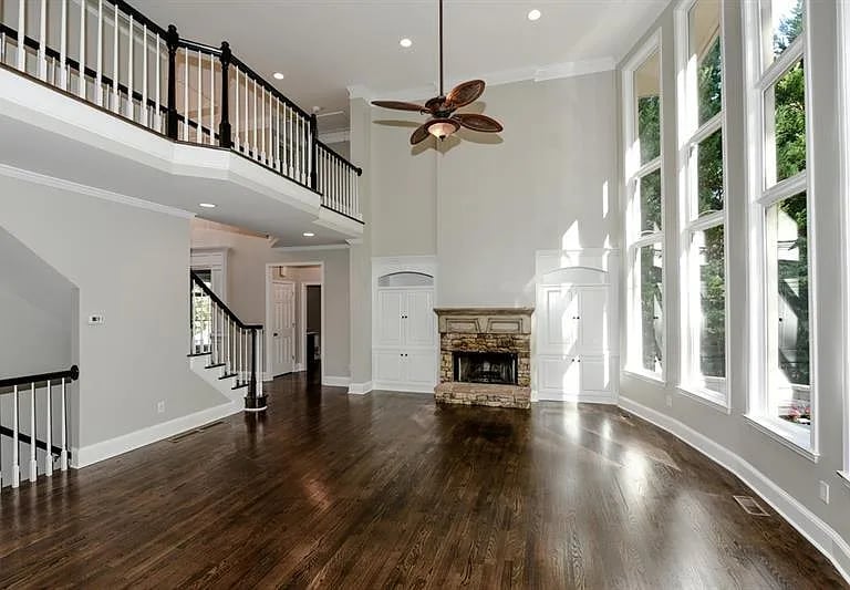 4300 Old Oak Trce