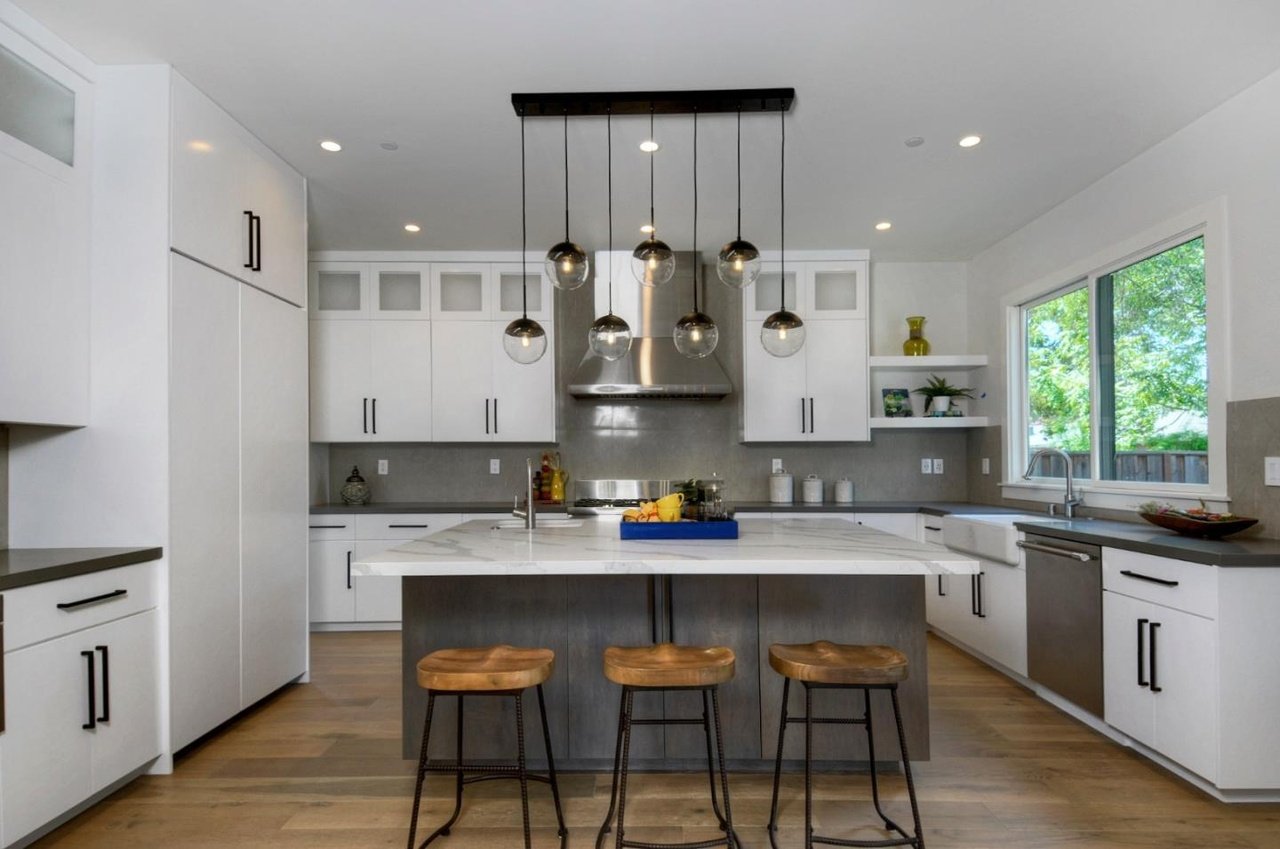 23 Woodsworth Ave