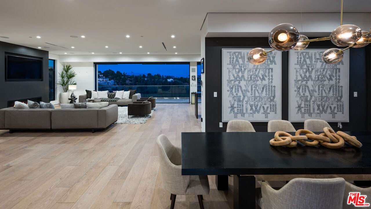 Aurelian Crest, Linda Flora Dr, 90049