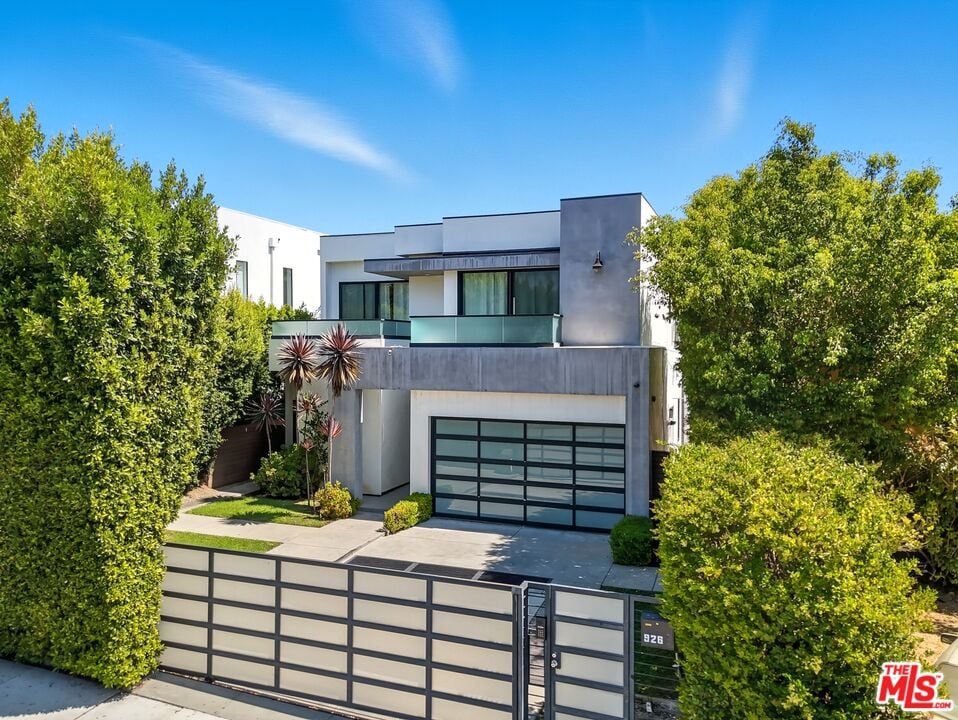 N Crescent Heights Blvd, 90046