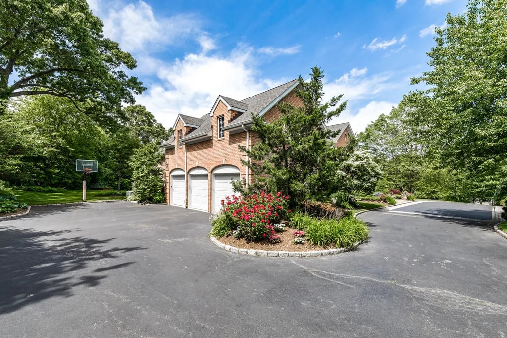 39 Hunting Hollow Ct