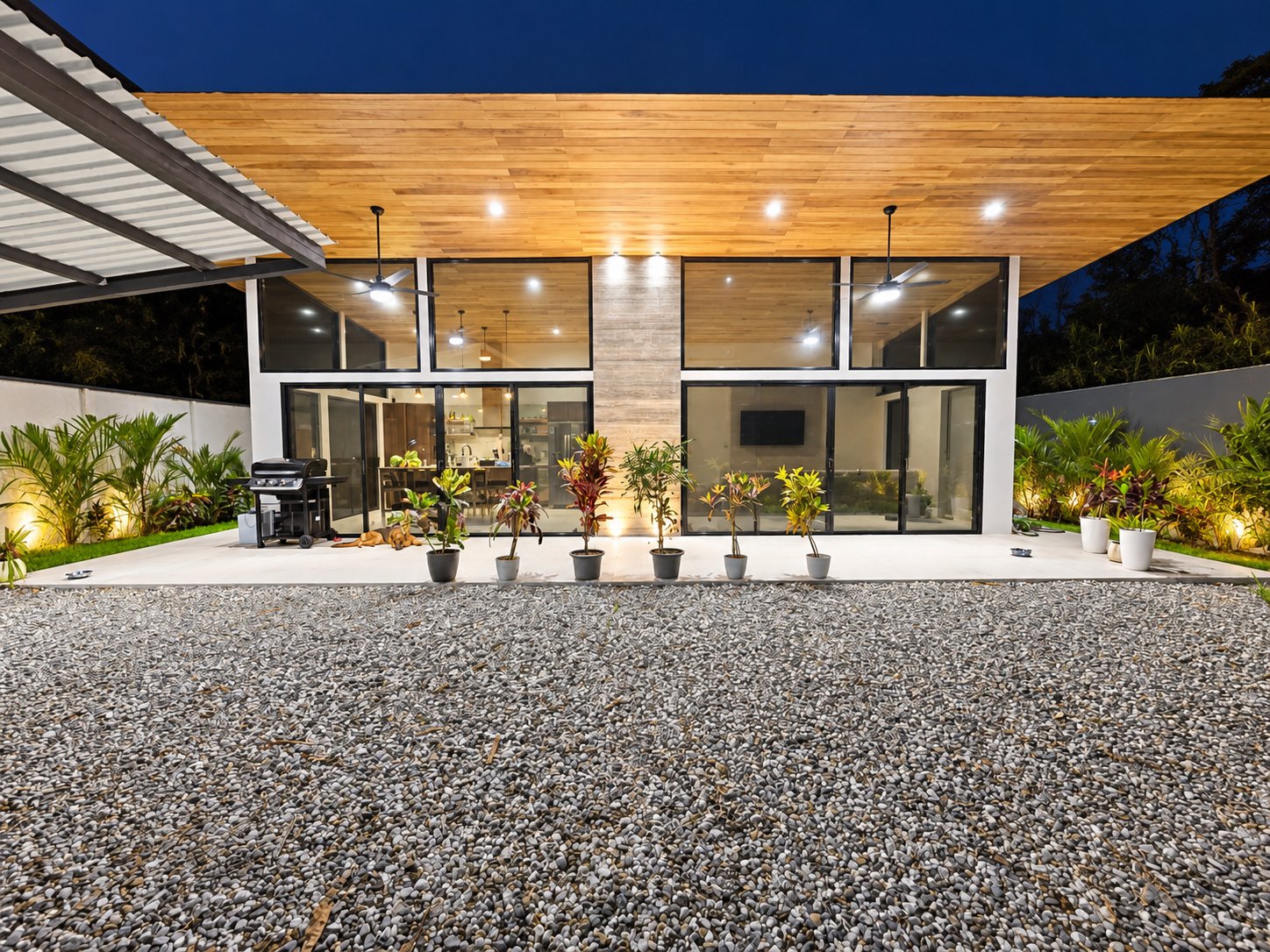 Tropical Modern Villa in Uvita – 3BR Retreat with Large Pool Near the Beach