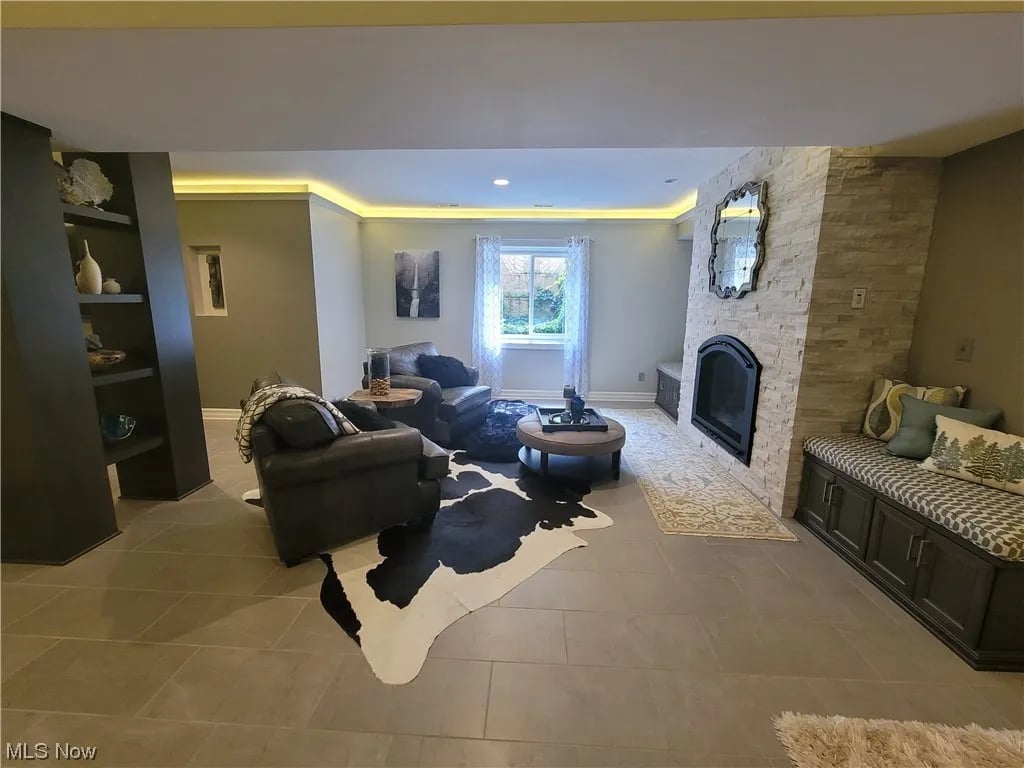 2274 Angela Vista