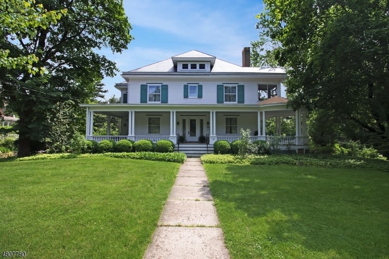 126 Center St