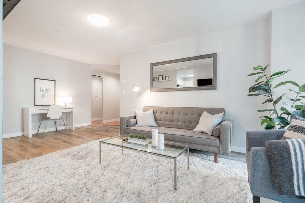1166 Melville St, #1501