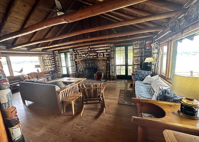 Randall's Point End Cabin 