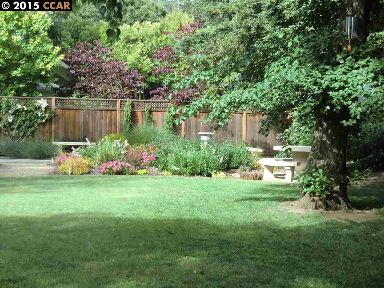 4 Corwin Dr