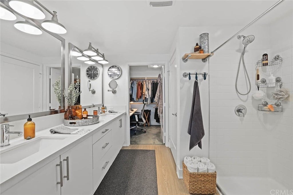 118 S Avenue 50, Unit 204