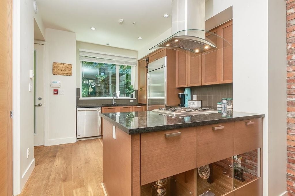 230 Salter St, #2