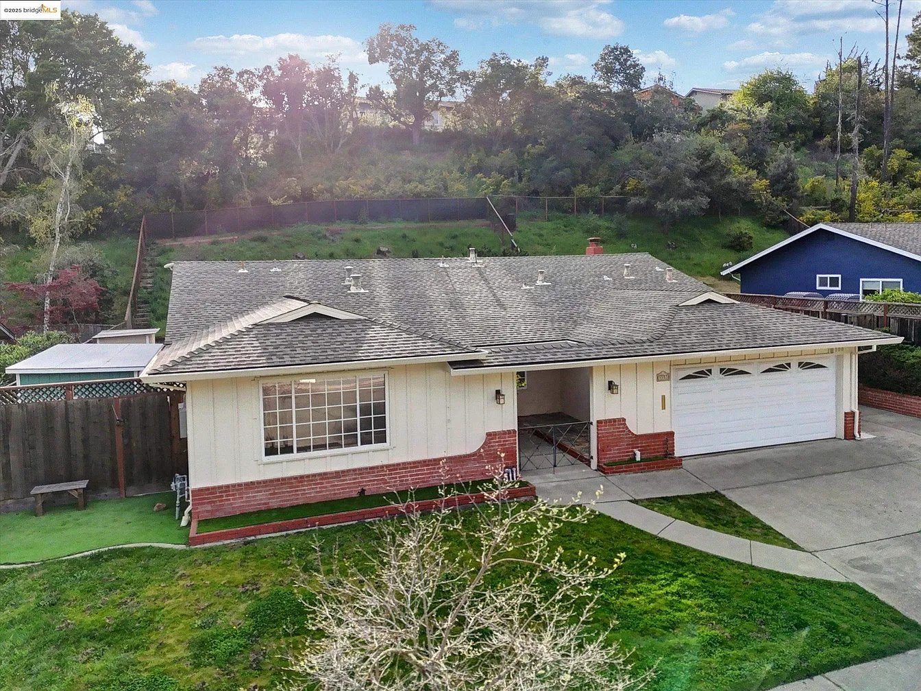 8153 Surrey Ln