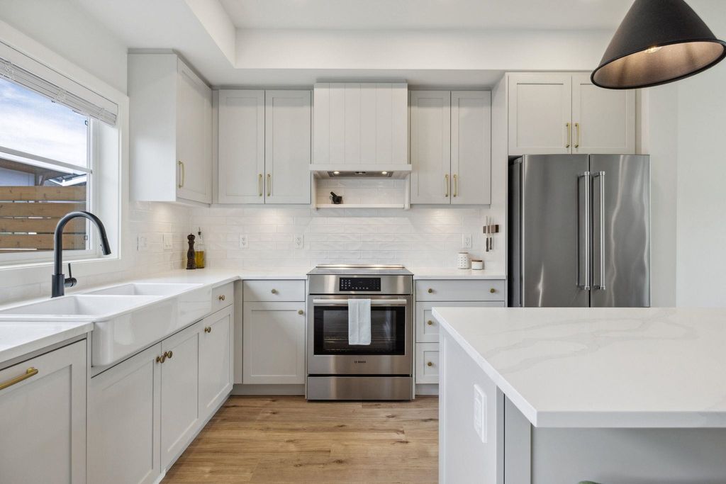 23183 136 Ave, #8
