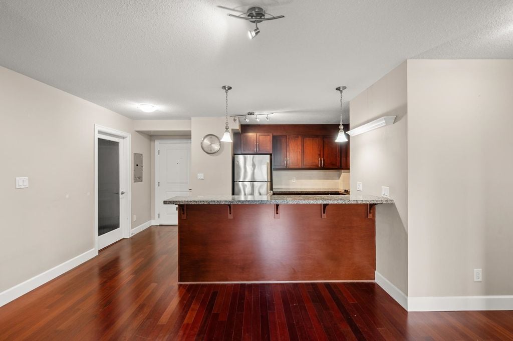 3811 Hastings St, #305