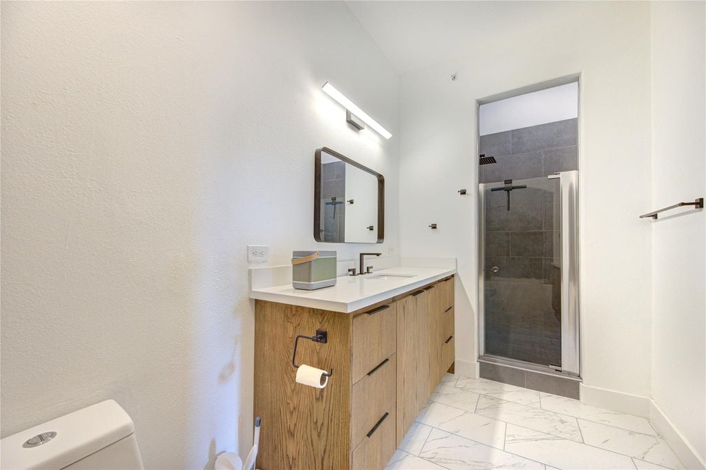 1901 Post Oak Blvd #3105