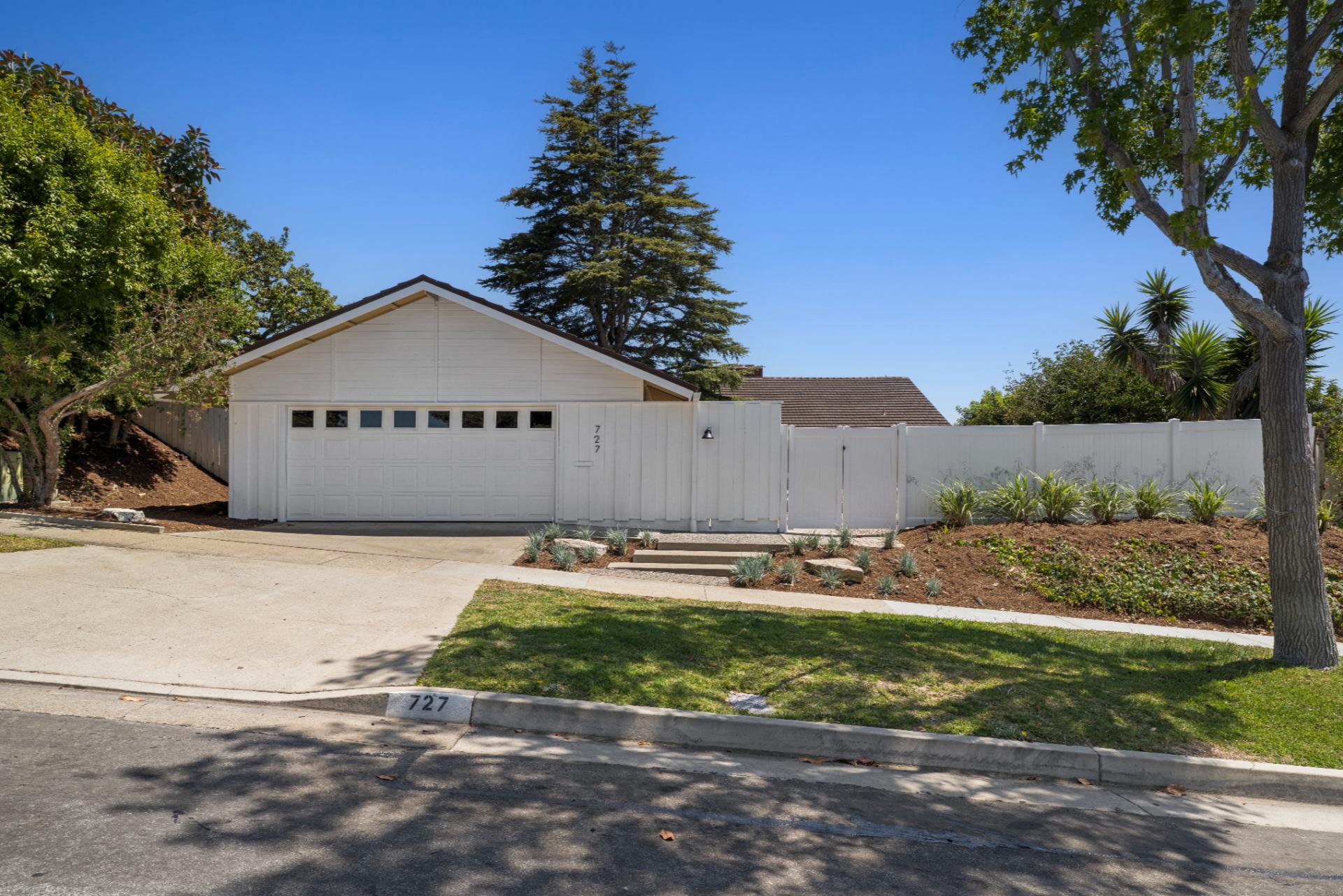 727 Bellis Street