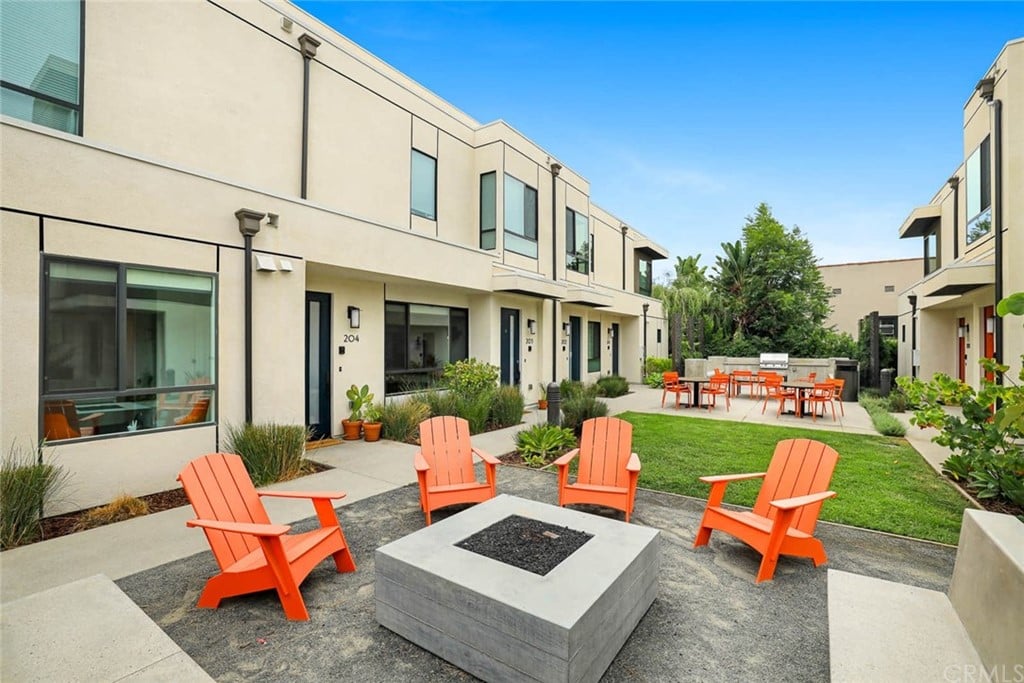 118 S Avenue 50, Unit 204