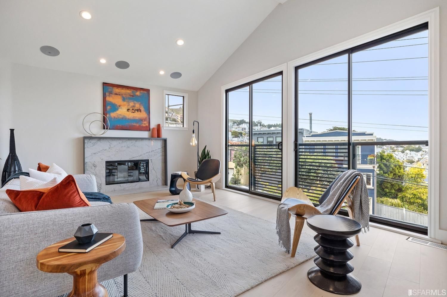 4521 25th St, #2
