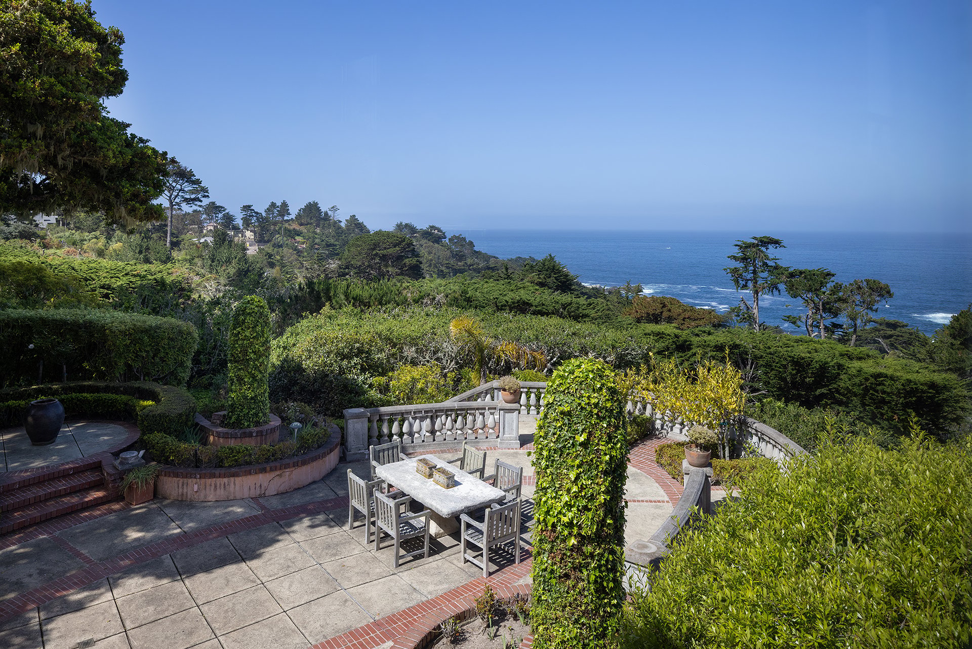 Extraordinary Carmel Highlands Estate