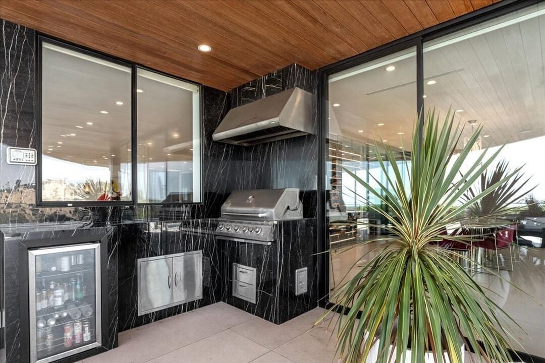 Celestia Estate, Hercules Dr, 90046