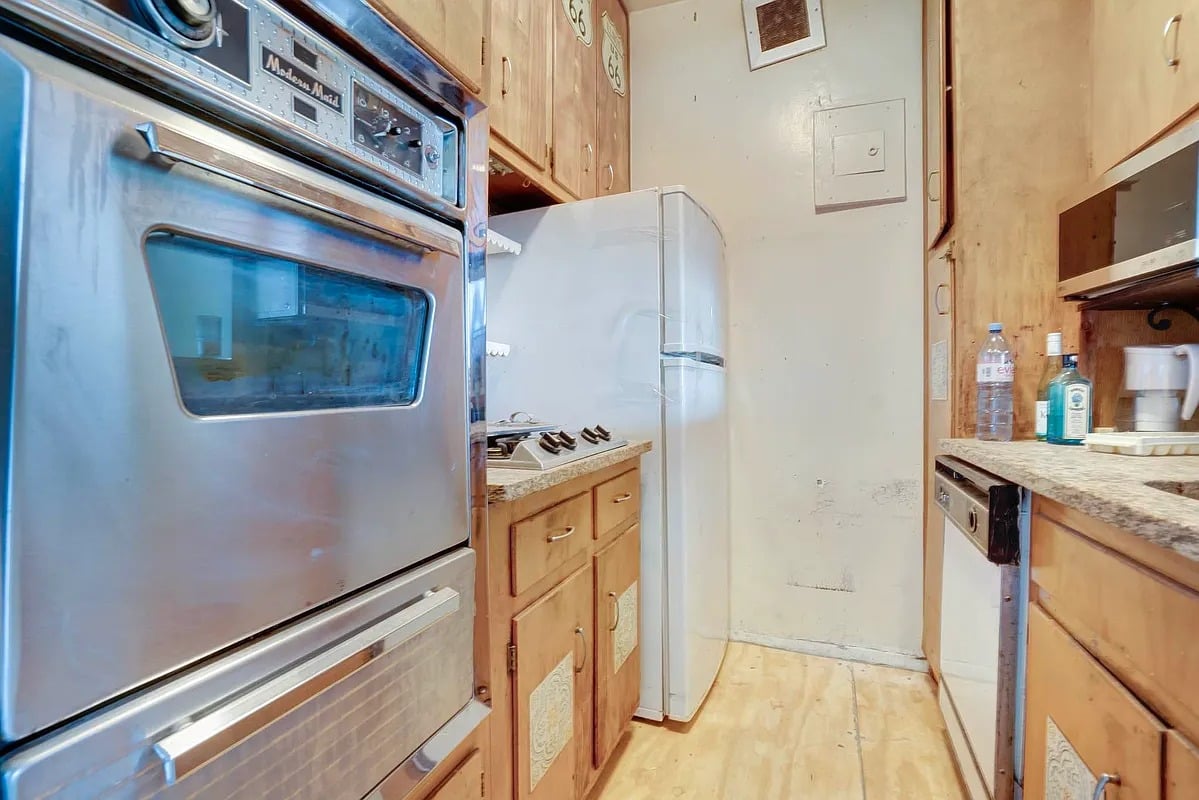 33 Greenwich Ave #11H