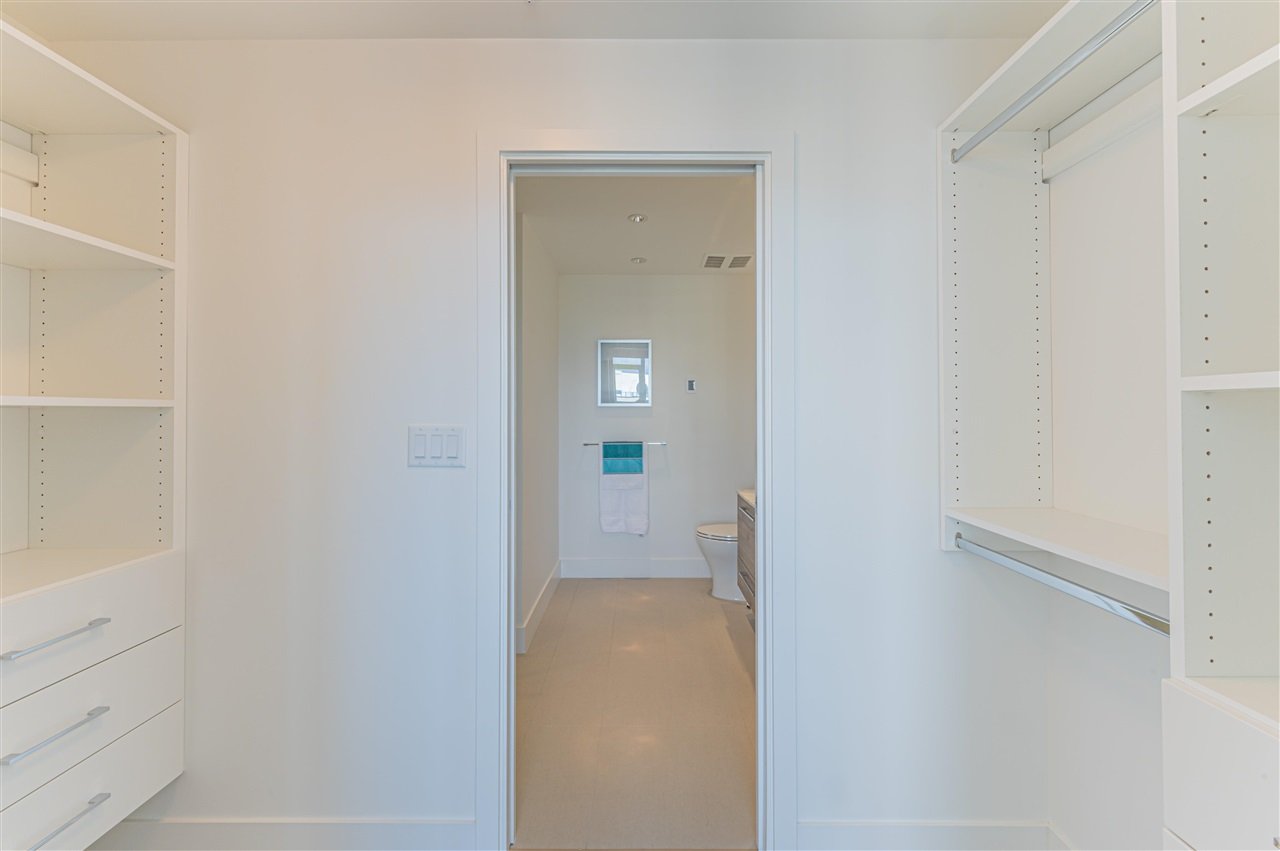 3002-7388 Kingsway Wy