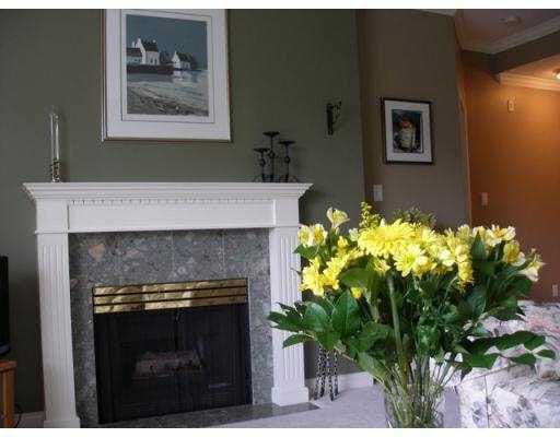 327-5735 Hampton Pl