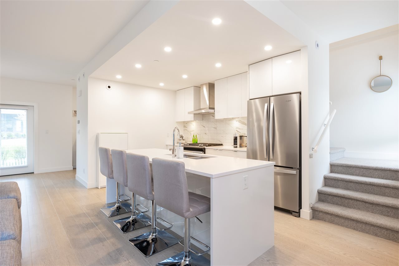 43-3596 Salal Dr
