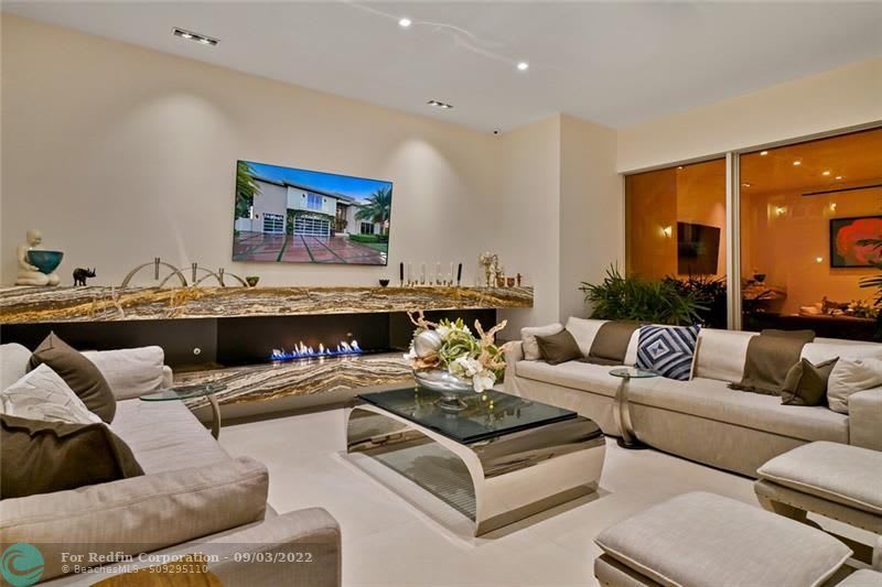 14 Isla Bahia Dr