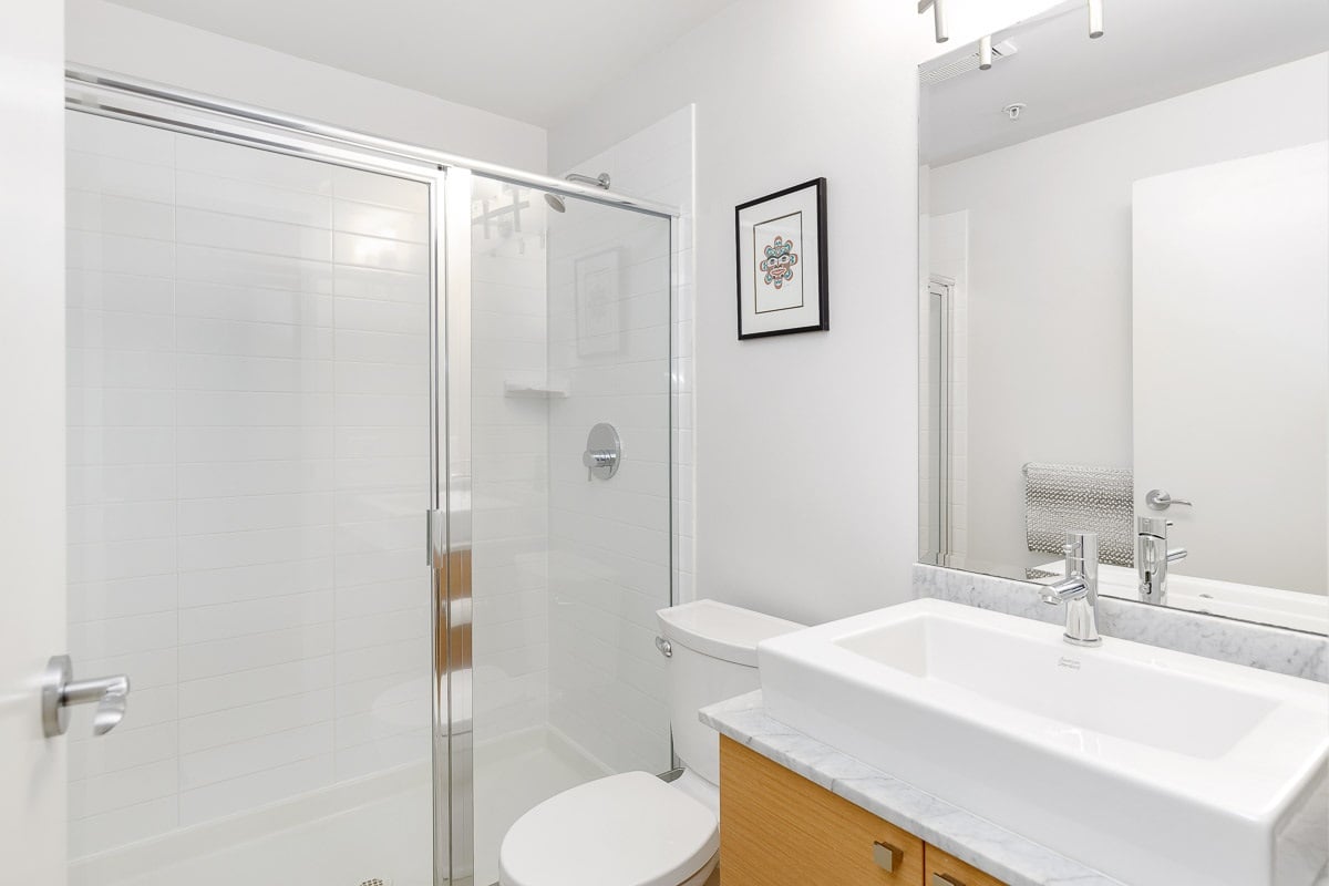 908-400 Capilano Rd