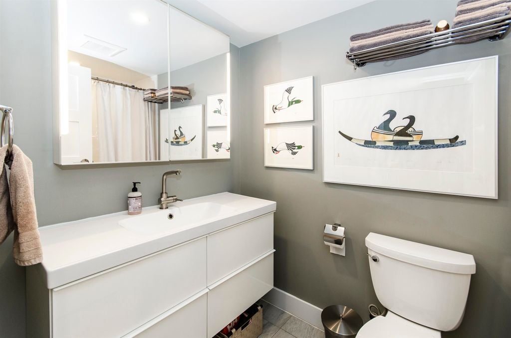 175 E 5th St, #206
