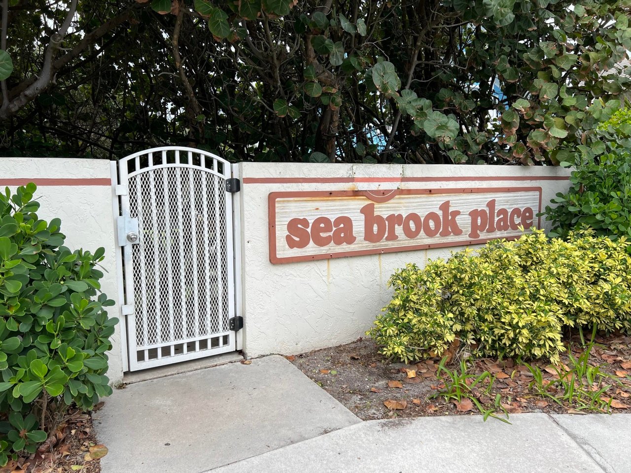 166 Seabreeze Cir